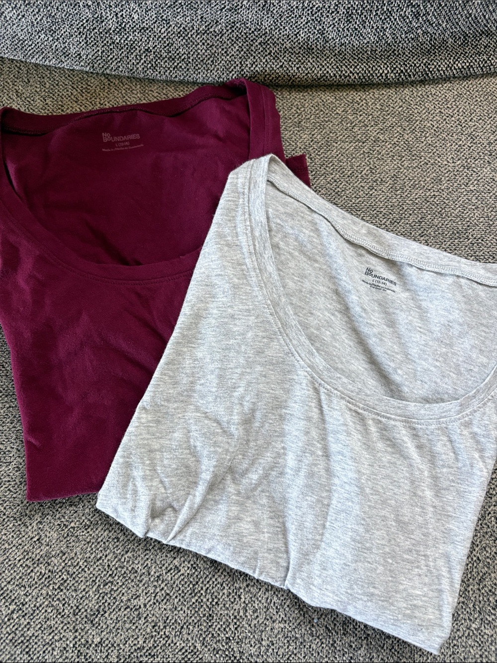 No Boundaries Women's Short Sleeve Tee Set - Burgundy & Light Gray